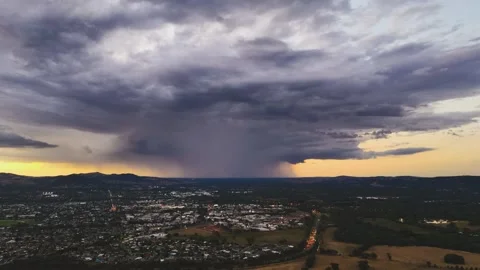 Rain approaching Wodonga Vídeos de archivo 341395877