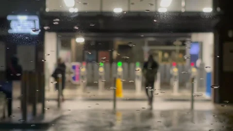 Rain on car windscreen at night 動画素材 150117037