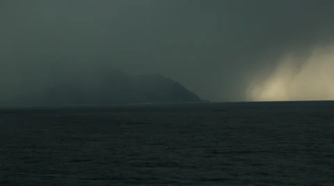 Rain Clouds hanging over Island 库存影片 37937968