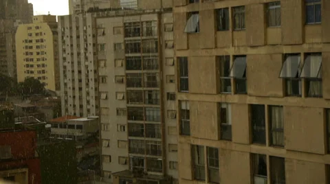 Rain in downtown Stock Footage 33699921