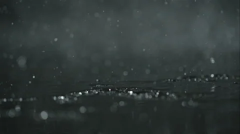 Rain drops falling on ground Vídeos de archivo 46659278