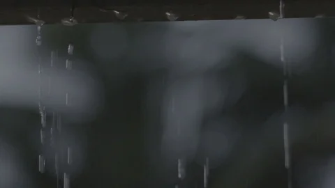 Rain drops falling from the window sill Shot on Sony FS7 Vídeos de archivo 90611956