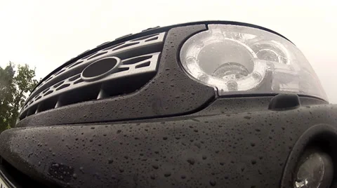 Rain drops on PHARE car Video stock 32838733