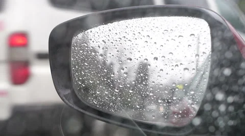 Rain drops on the rear view mirror 動画素材 60758304