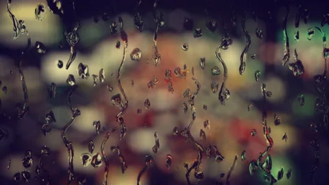 Rain drops sliding on window glass. 스톡 동영상 321532428