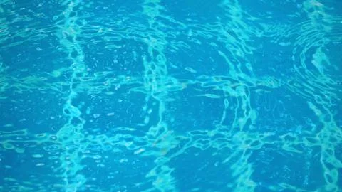 Rain drops on the water pool Foto stock