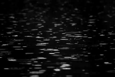 Rain effect on water surface 库存照片