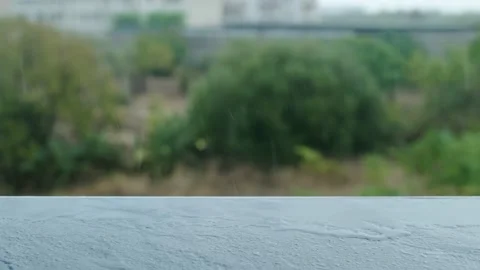Rain falls on the windowsill Video stock 160403534