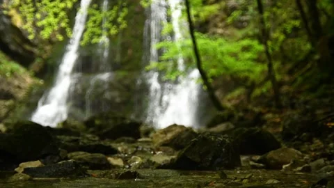Rain in front of the main waterfall at Josephsthaler Wasserfälle in the summer Video stock 260936316