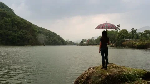 Rain on the lake shore Video stock 62363053