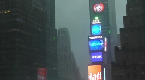 Rain over Times Square 動画素材 55761182
