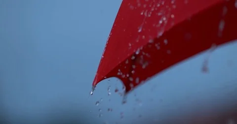 Rain slow motion umbrella Video stock 84468421