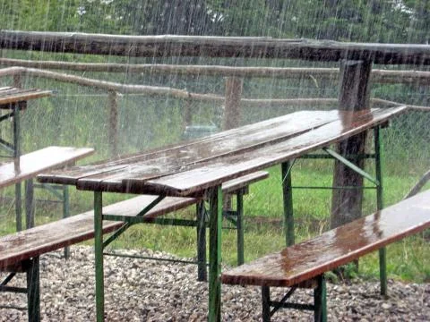 Rain on the tables Stockfoto's