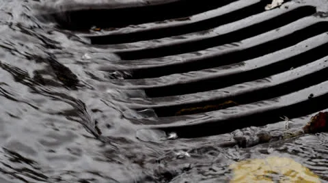 Rain water pouring down drain 스톡 동영상 26109626
