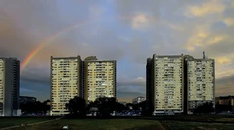 Rainbow In The City On Summer Day Stockbeeldmateriaal 9923845