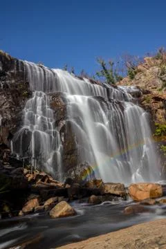 Rainbow in front of waterfall, Mackenzie Falls, The Grampians, Australia Foto stock