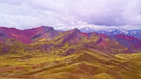 Rainbow Mountains Peru 動画素材 85393916