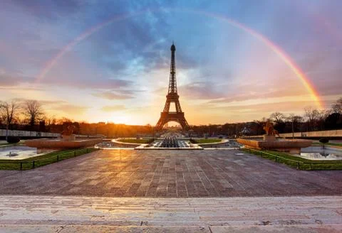 Rainbow over Eiffel tower, Paris Fotos Stock