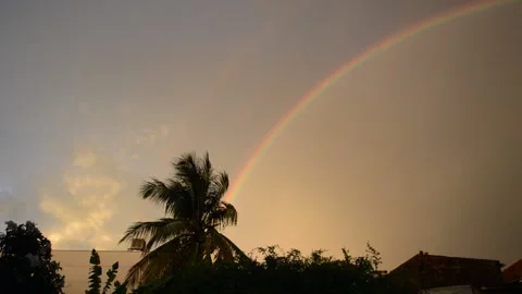 Rainbow over the house Vídeo Stock 145158117