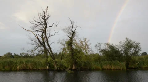 Rainbow on sky at Havel River Vídeo Stock 56240348