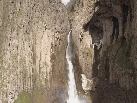 Rainbow in the waterfall Video stock 76799971