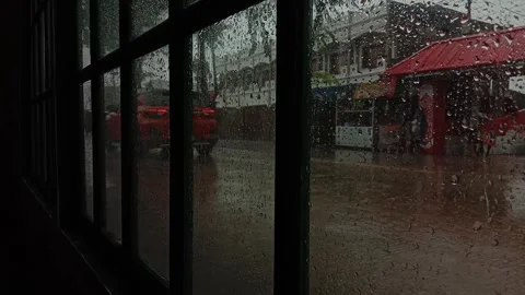 Raindrops in the evening Stock Footage 256949621