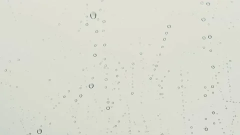 Raindrops falling on the window. Vídeo Stock 164731730