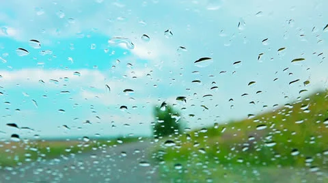 Raindrops on glass 库存影片 24810809