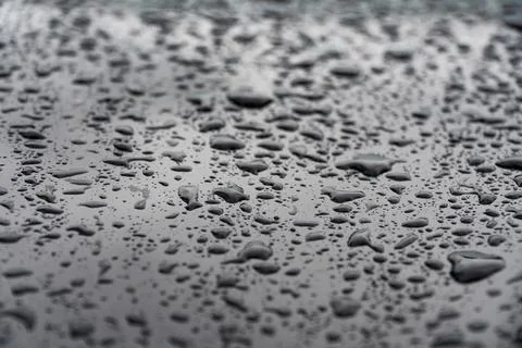 Raindrops on Metal Surface - Perfect for Patterns and Backgrounds Foto stock