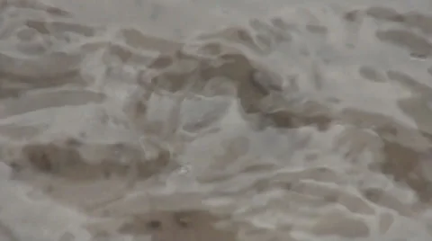 Raindrops In Puddle Stockbeeldmateriaal 37660566