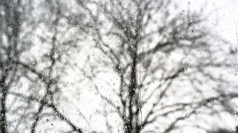 Raindrops on the window, blurred background Stock-Footage 128132124