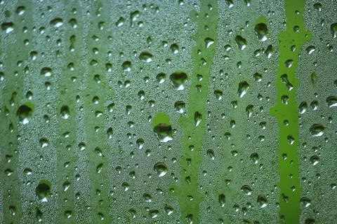 Raindrops on window on car windshield Stock-Fotos
