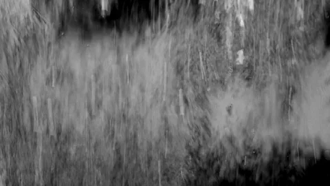 Raindrops on window glass Vidéo 129970563