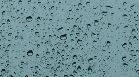 Raindrops on a windowpane Vídeo Stock 51578743