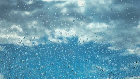 Raindrops on a windowpane 库存影片 78492306