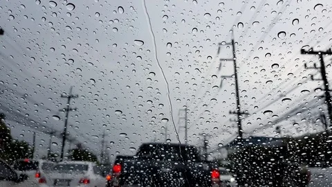 Raining day on the road 動画素材 86888166