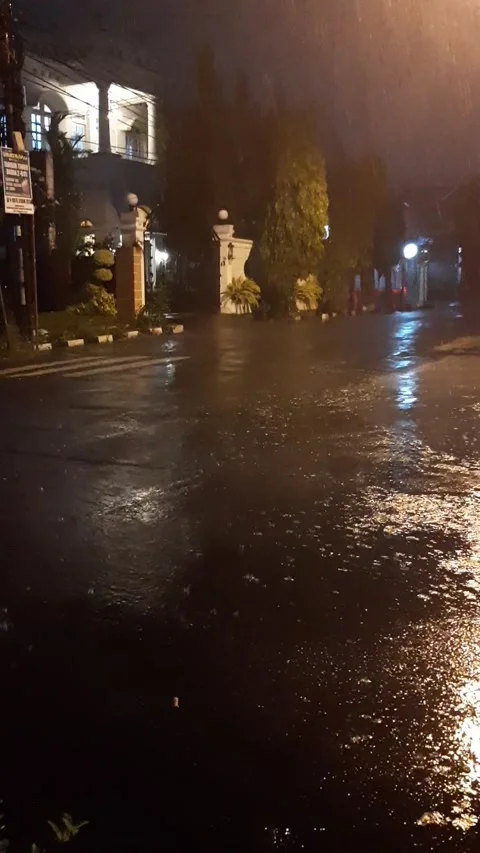 Raining in the night Stock Footage 232828133