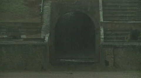 Raining in Pompei 動画素材 790787