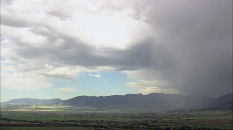 Rainstorm Near Bozeman 스톡 동영상 65437987
