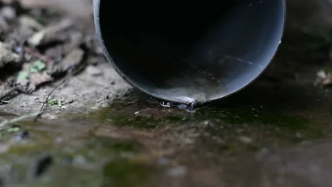 Rainwater flows from a drainpipe. Stock-Footage 132259482