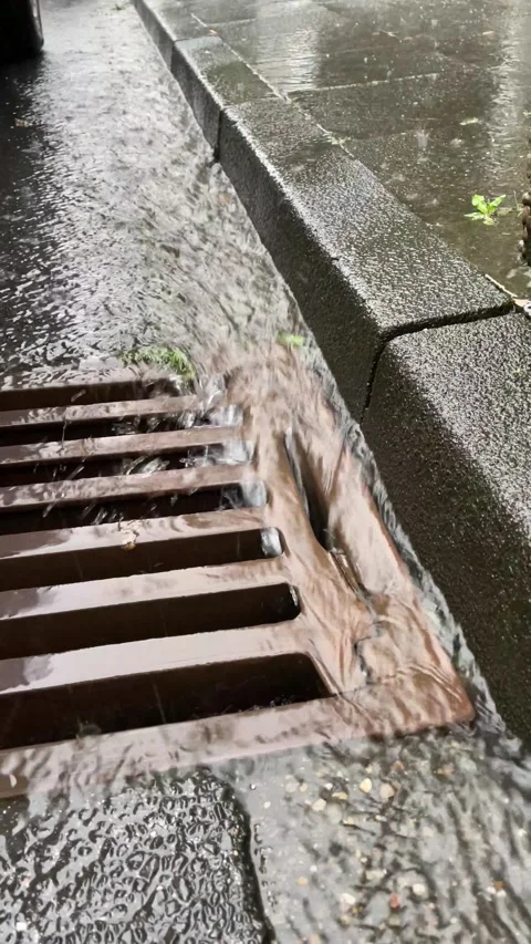 Rainwater as it flows in Gulli during heavy rain. Flood disaster Video stock 167366550