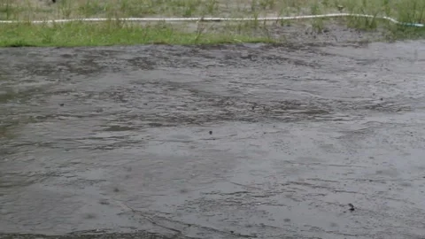 Rainwater that wets the asphalt Stockbeeldmateriaal 234376422