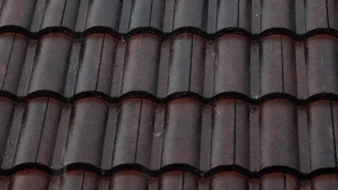 Rainy Day Concept. Rain Falling into the Roof. Static and Handheld 库存影片 117183010