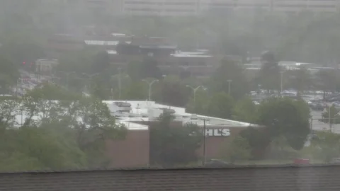 Rainy Day Overhead 库存影片 77581034