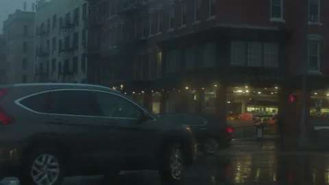 Rainy drive through the lower east side from car window pov Vídeos de archivo 251222804