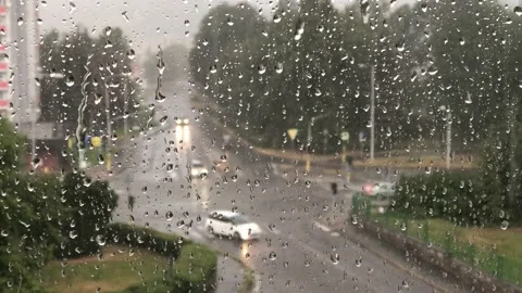 Rainy intersection, regular Stock Footage 137761118