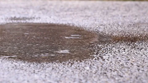 Rainy puddle 스톡 동영상 86140015