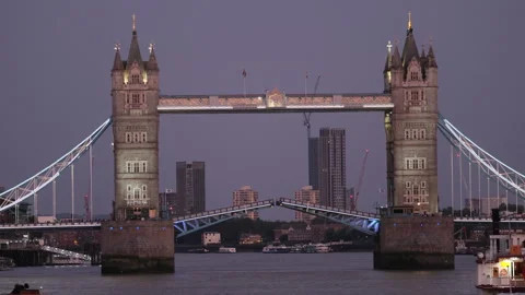 The raising of Tower Bridge Vidéo 284995922