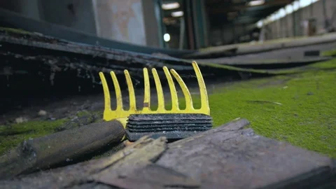Rake in abandoned fabric hall (lost places) 動画素材 79604173