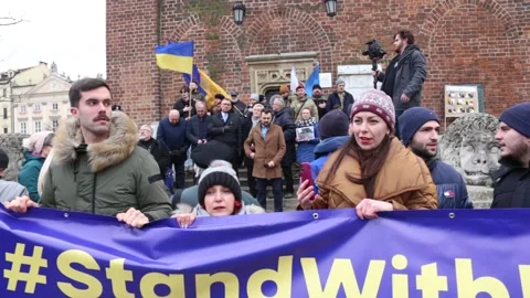 Rally supporting Ukraine facig possible Russian attack in Cracow, Poland 库存影片 170662392